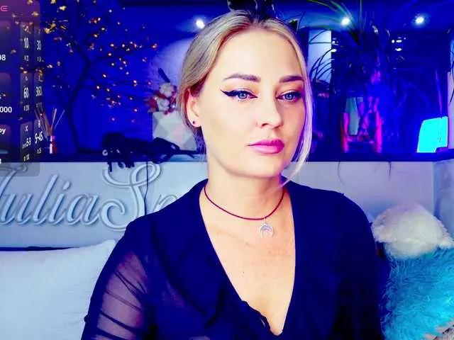 -JuliaSpace- from BongaCams