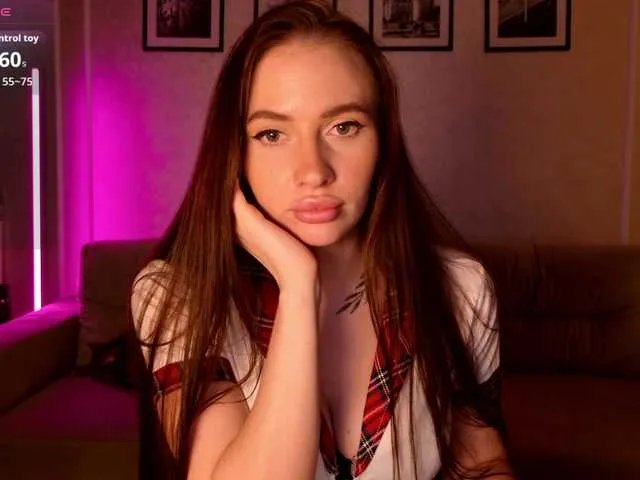 -moon-girl-18 from BongaCams