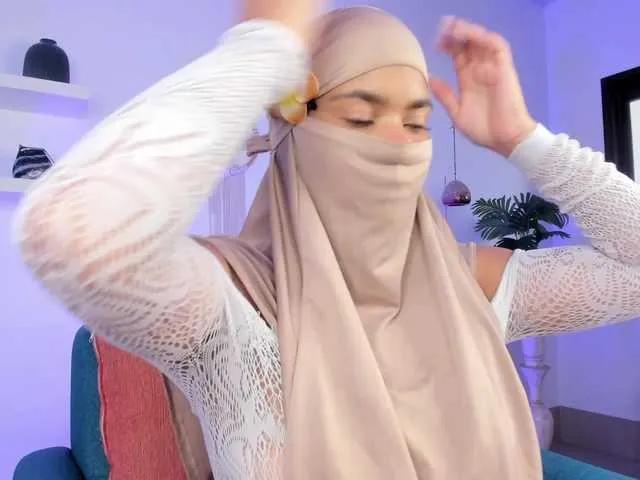 Aura-cuutee from BongaCams