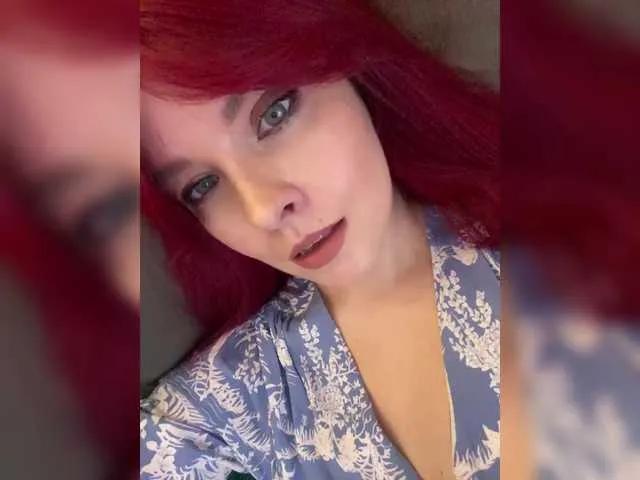 lova-mars from BongaCams