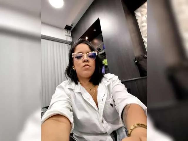 NikkSantini from BongaCams