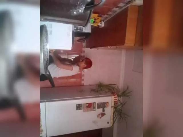 Join BongaCams's Raisin Raisin from BongaCams