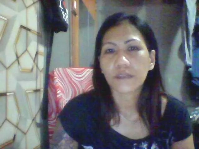 Rarra from BongaCams