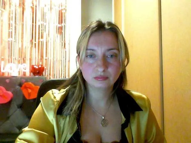 RuslanaFlower from BongaCams