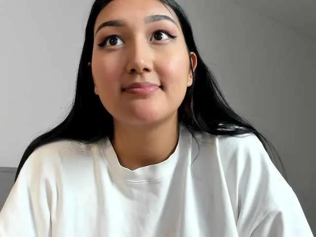 yunamini from BongaCams