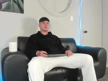 cristopher_strong from Chaturbate