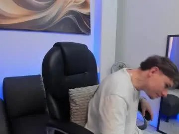 leoo_miller from Chaturbate