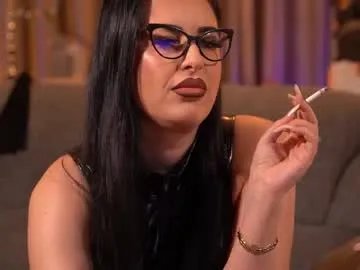 mistresskellykent from Chaturbate